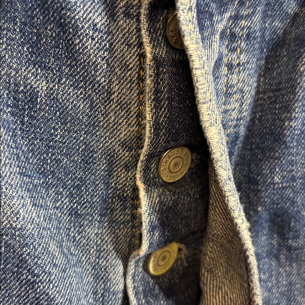 🌸RARE Vtg 501 Selvedge capital E Levis Shorts🌸 - Picture 3 of 14